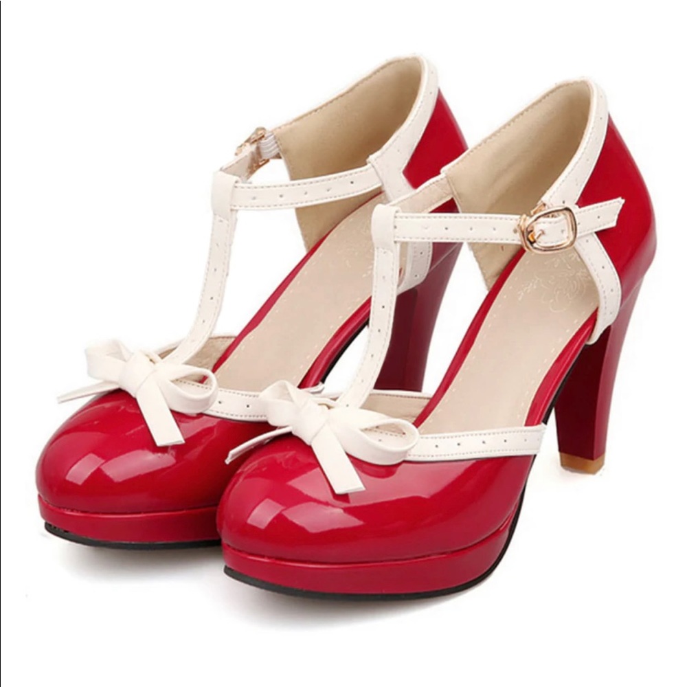 VGUC | Vintage-style t-strap heels 👠